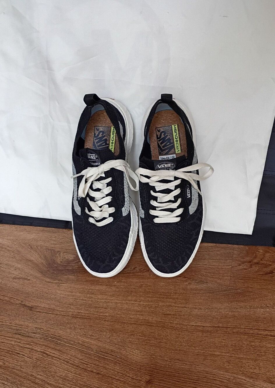 Vans UltraRange VR3 Size Womens 9 Mens 7.5 Black Knit Sneakers - Picture 9 of 9